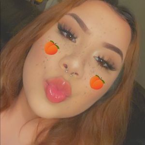 Meet your Posher, Cinthya